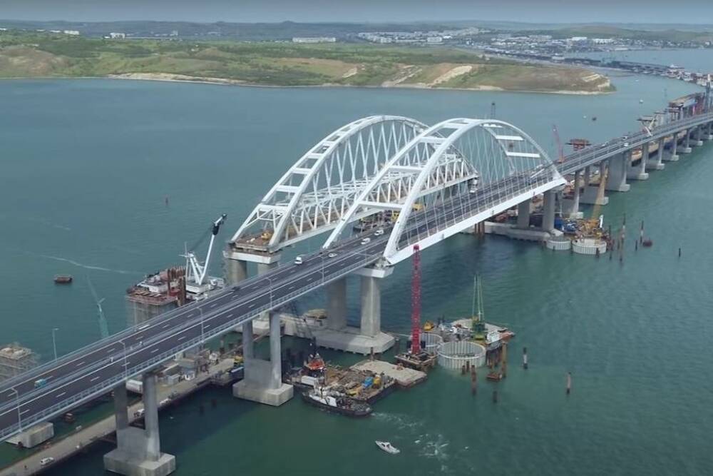 Премьер-министр Украины Шмыгаль призвал ввести санкции против строителей Крымского моста