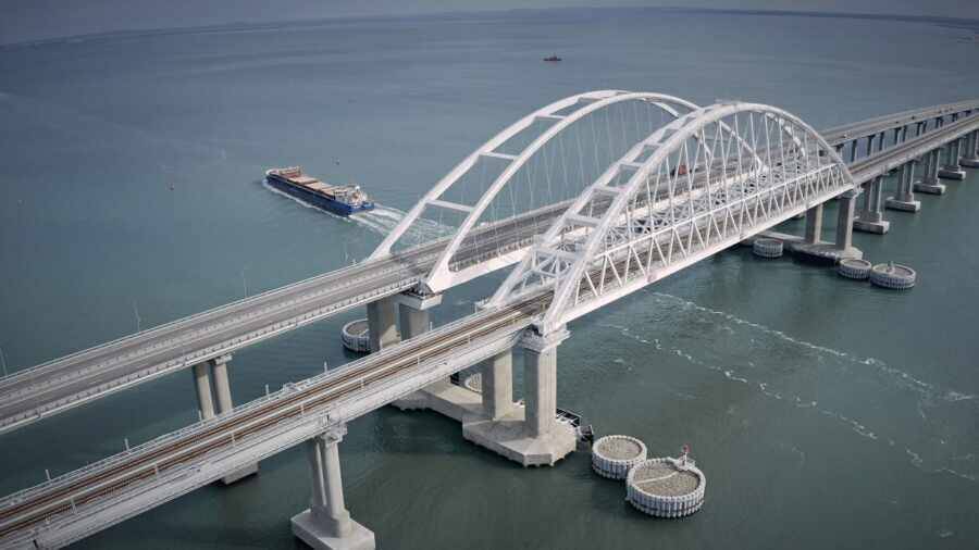 В Киеве предложили ввести санкции против строителей Крымского моста
