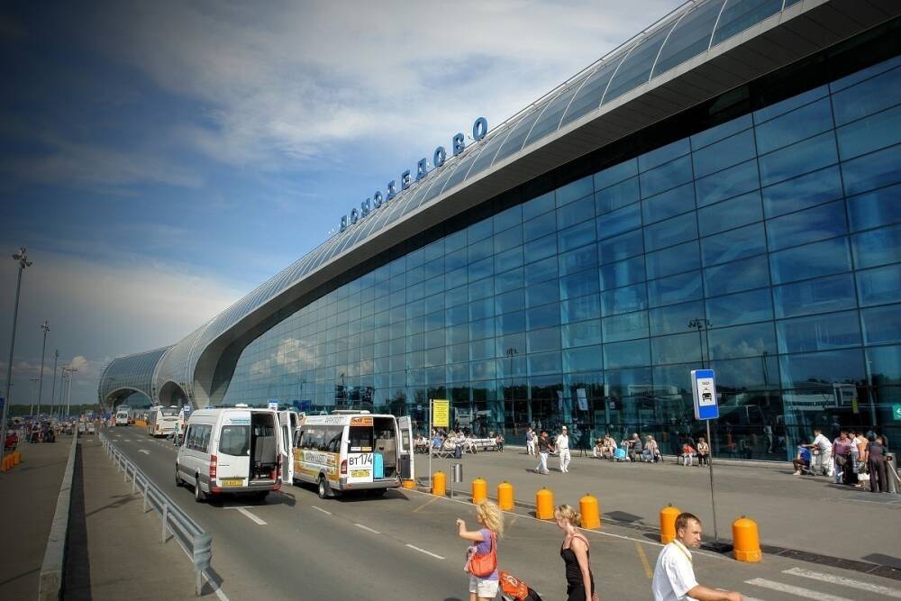 В аэропортах Москвы задержали 58 и отменили 162 рейса