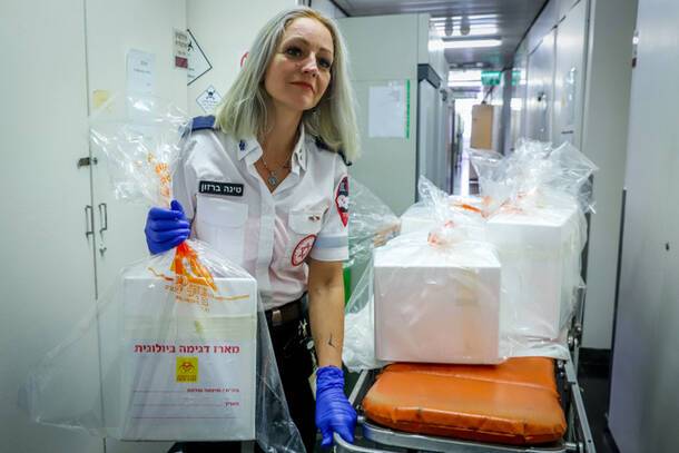Ynet: беременная женщина заболела гриппом и COVID-19 одновременно