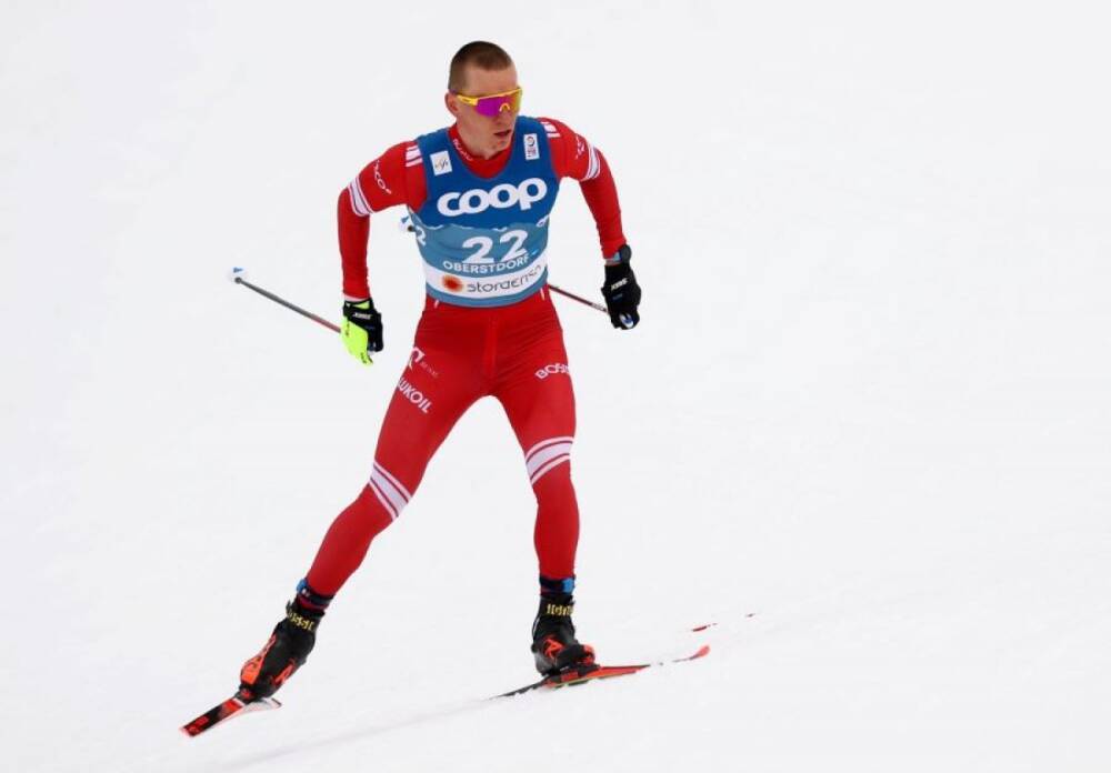 Большунов в свой день рождения занял второе место в гонке на «Тур де Ски»