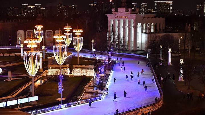 Наталья Сергунина: Двадцать катков с искусственным покрытием открылось в парках Москвы