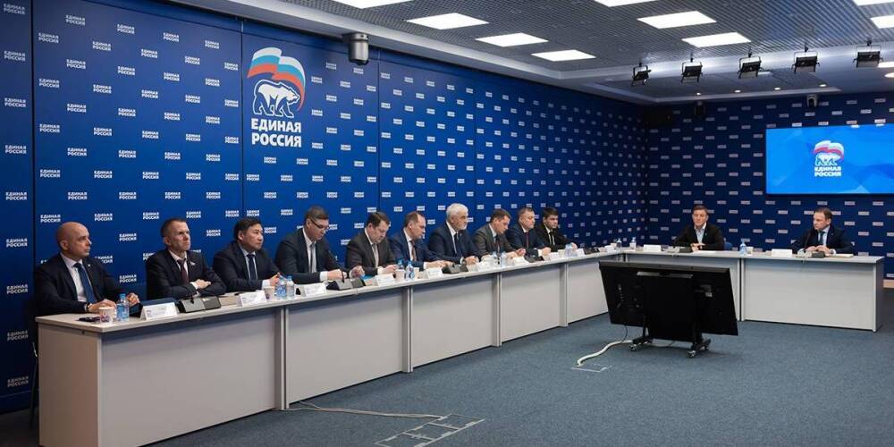 Главы ещё 12 субъектов РФ возглавили региональные отделения "Единой России"