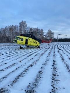 Вертолет ЮТэйр сел в полях под Тюменью из-за срабатывания датчика