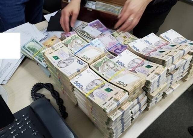 Украинцы задекларировали имущество на сумму $9,25 млн в рамках налоговой амнистии