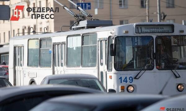 Жительницу Новосибирска ударило током в троллейбусе