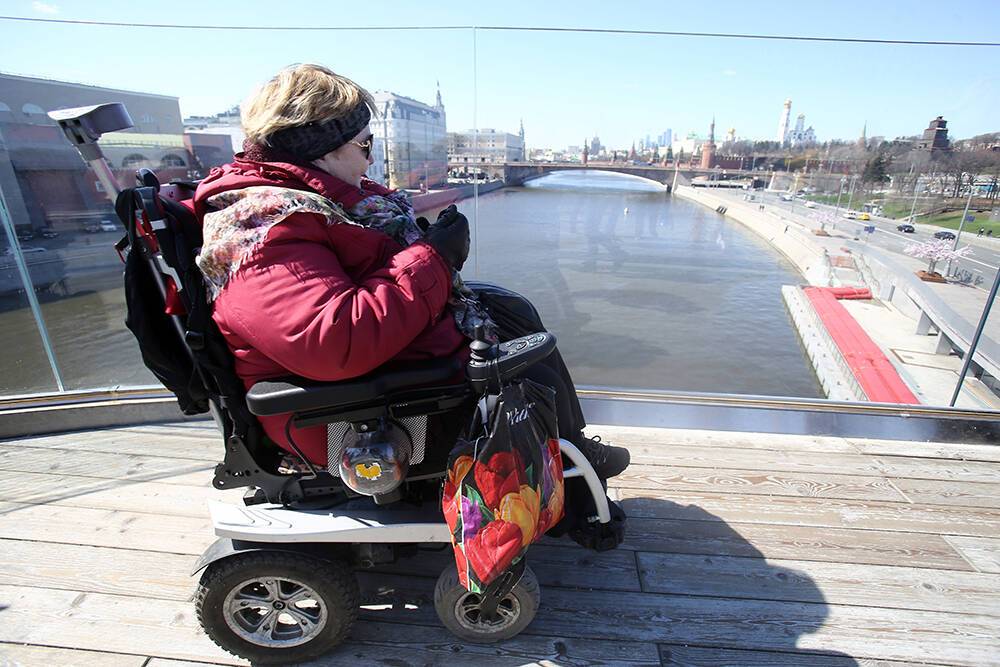 Москвичам рассказали о мерах поддержки людей с инвалидностью в столице