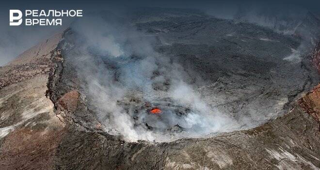В результате извержения вулкана в Индонезии погибли 13 человек