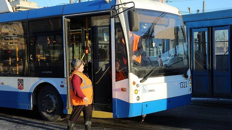 На Ленинском проспекте у троллейбусов украли ток - на время рогатые изменили маршрут