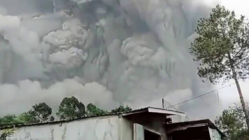 На острове Ява не сработала система раннего оповещения об извержении вулкана