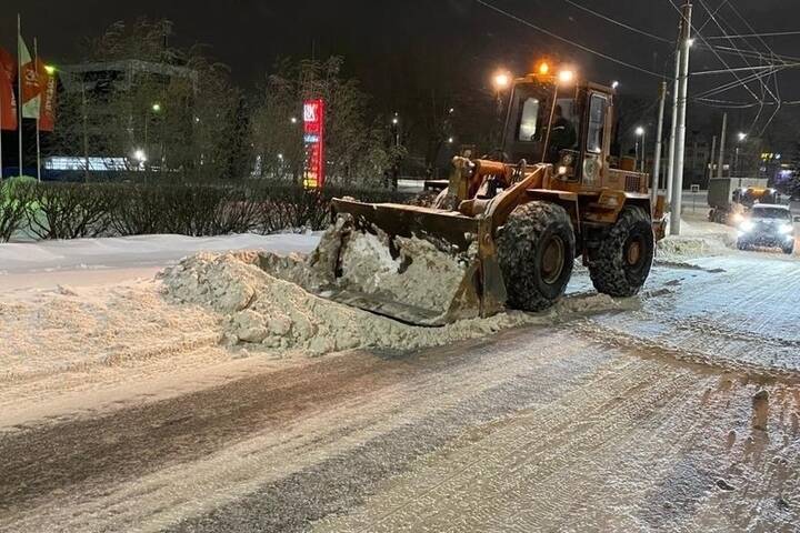 Владимир Еремин пообещал расчистить улицы Великого Новгорода от снега с помощью нового реагента