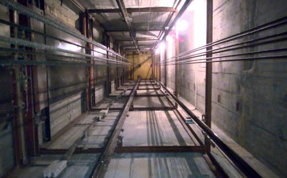 Под Харьковом в многоэтажке с 8 этажа упала кабина лифта с людьми