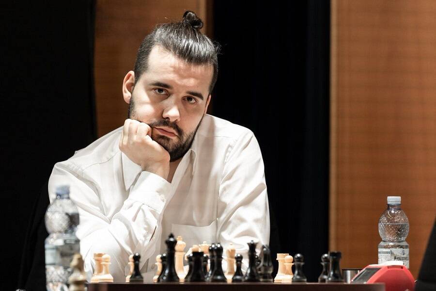 Непомнящий прокомментировал поражение от Карлсена в восьмой партии матча за шахматную корону