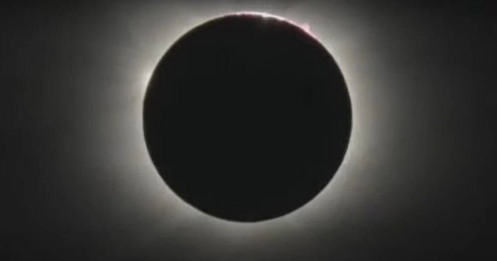 NASA показала кадры уникального солнечного затмения, которое бывает раз в 18 лет (видео)