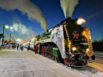 «Поезд Деда Мороза» начал свой путь по России с родины сказочного волшебника из Великого Устюга