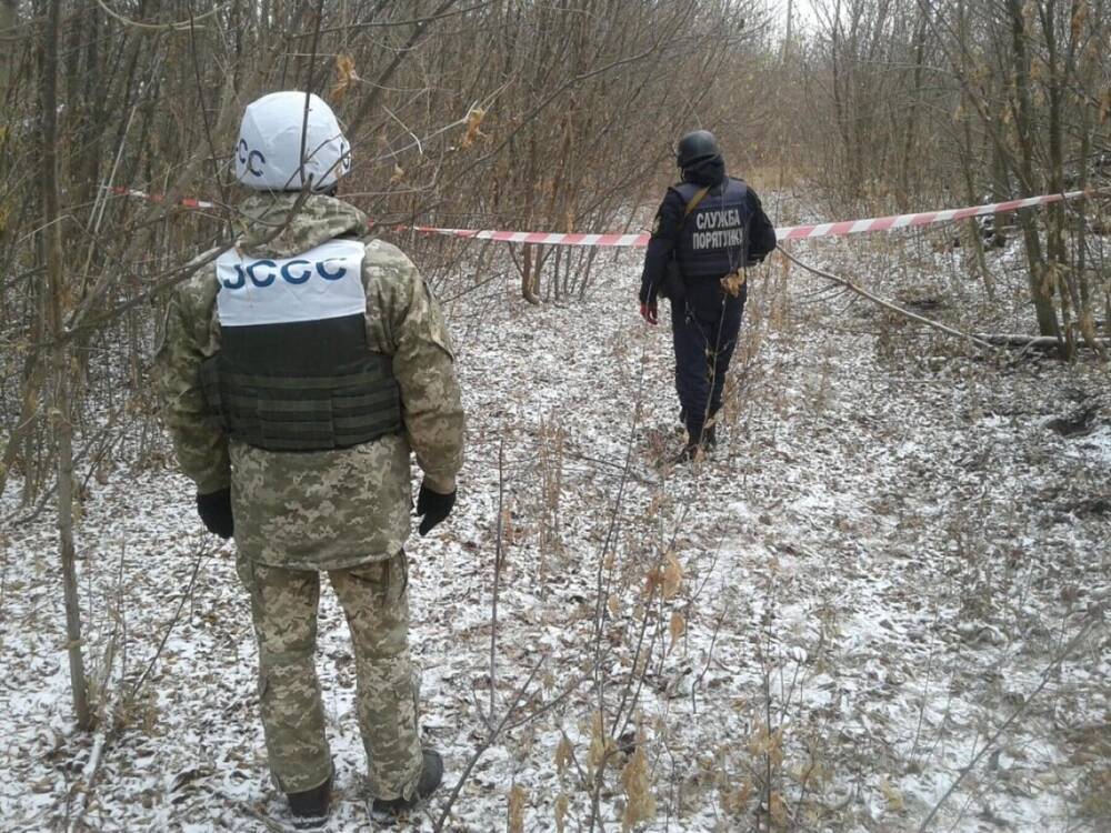 Война на Донбассе - боевики обстреляли Новоселовку