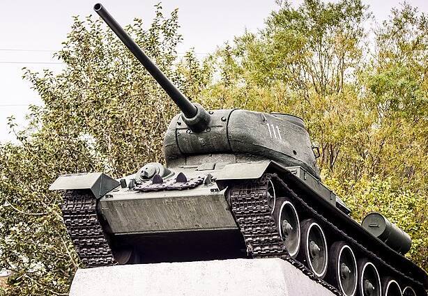 Британский историк Холланд не считает лучшим танком Второй мировой войны советский Т-34
