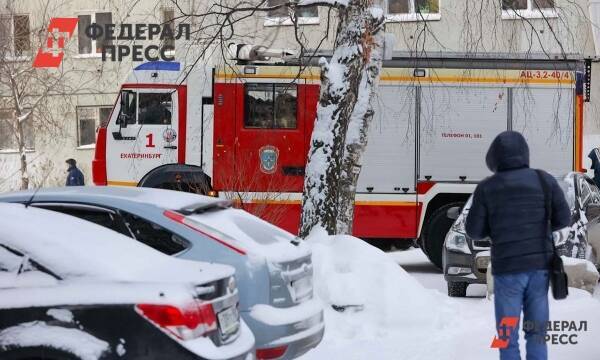 В Петербурге во время пожара в квартире погибли два человека