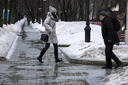 Синоптик предупредил о гололедице и похолодании в Москве