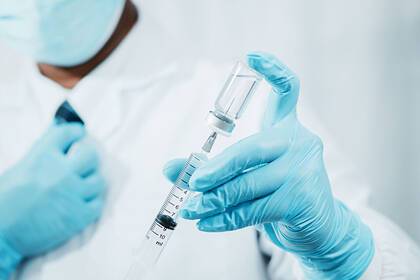 Российский вирусолог назвал омикрон-штамм вакциной от коронавируса