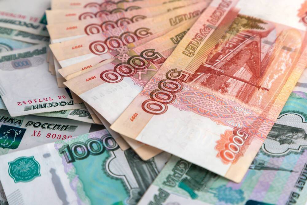 Банкиры определили черту бедности россиян: у кого есть 300 тысяч