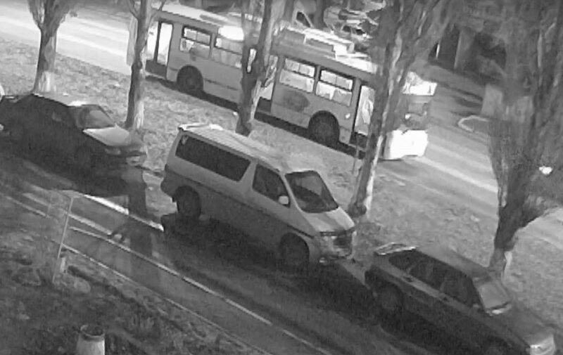 Нетрезвый житель Тольятти выполз на дорогу, и его переехал автомобиль