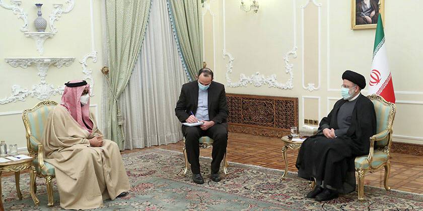 Высокопоставленный сотрудник службы безопасности ОАЭ налаживает «теплые отношения» с Ираном