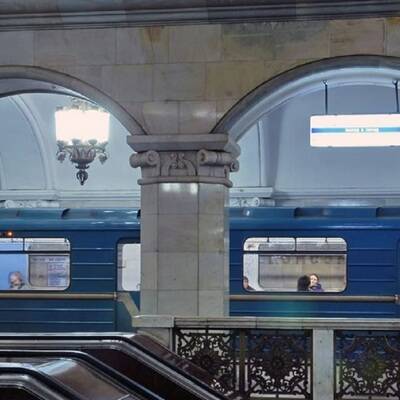 На синей ветке метро Москвы машинист потерял сознание, поезда едут по графику