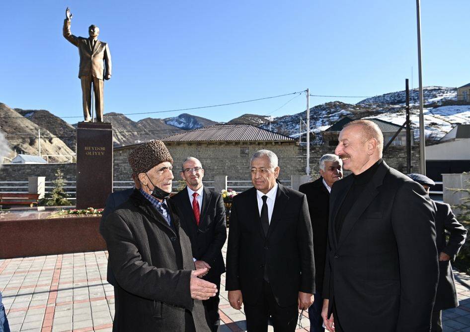 Житель села Гонагкенд посвятил стихотворение Президенту Ильхаму Алиеву