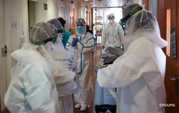В Испании COVID заболели почти 70 медиков после праздничного обеда