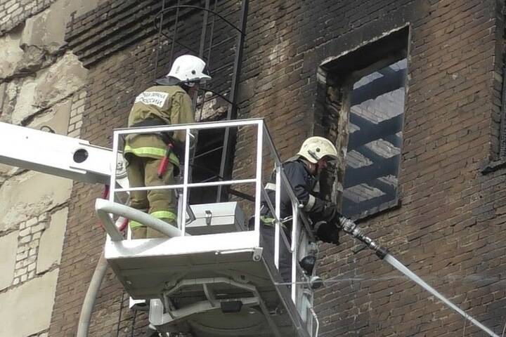 При пожаре в 4-этажном доме на юге Волгограда пострадал человек