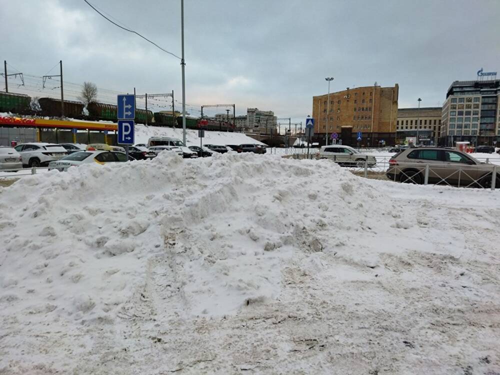 В Петербурге из-за плохой уборки снега возбудили 45 административных дел