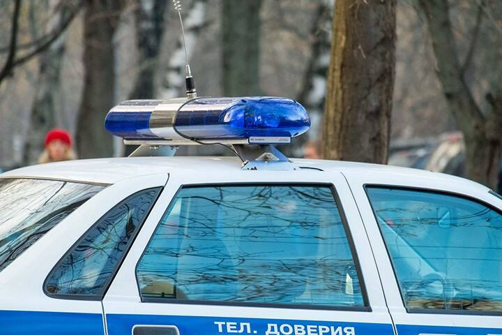 Молодого человека с оружием задержали около школы в Москве