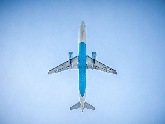 Bloomberg: Британцы создали самолет будущего, которому не нужен авиакеросин — он летает на водороде