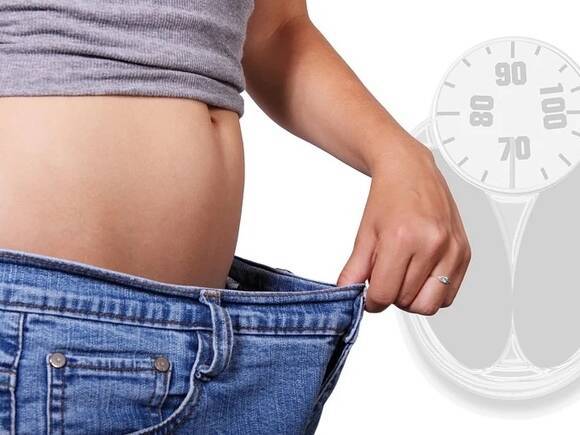 «Не изнывать от голода»: диетолог Гинзбург раскрыл секрет похудения к Новому году