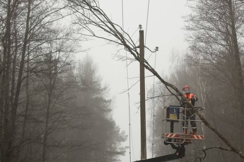 Энергетики «Тверьэнерго» перешли на особый режим работы в связи с сильным снегопадом, обрушившемся на Тверскую область