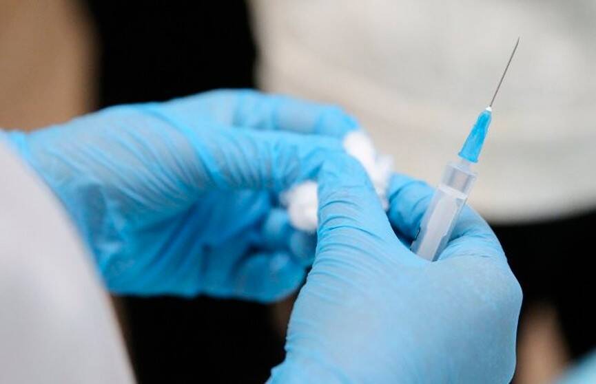 Полный курс вакцинации от коронавируса в Беларуси прошли 3 млн человек