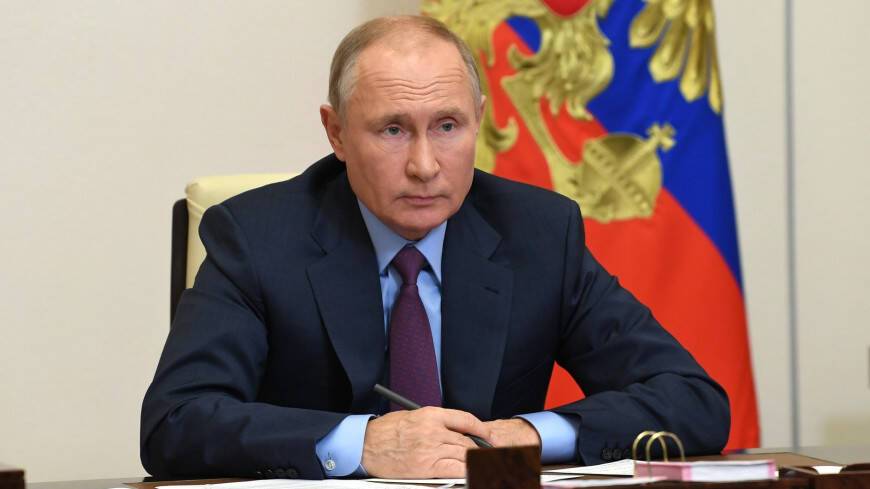 Путин призвал не забегать вперед с оценками по поводу вредности «омикрона»