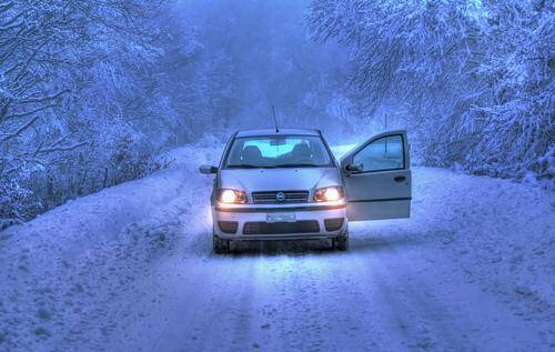 Автоэксперт Сачков рассказал о способах быстрого прогрева машины зимой