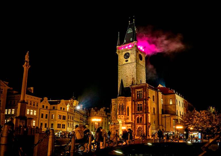 Netflix показал видео «поджога» башен в центре Праги