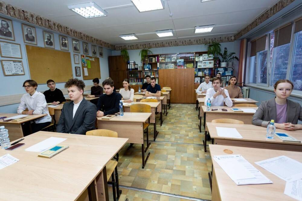 В Новосибирске почти 300 классов перевели на дистанционное обучение из-за COVID-19