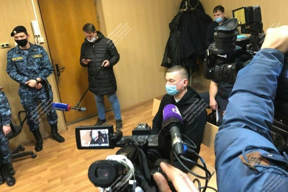 Суд Петербурга арестовал экс-главу Калининского района Громова, обвиняемого в хищении 165,5 млн рублей