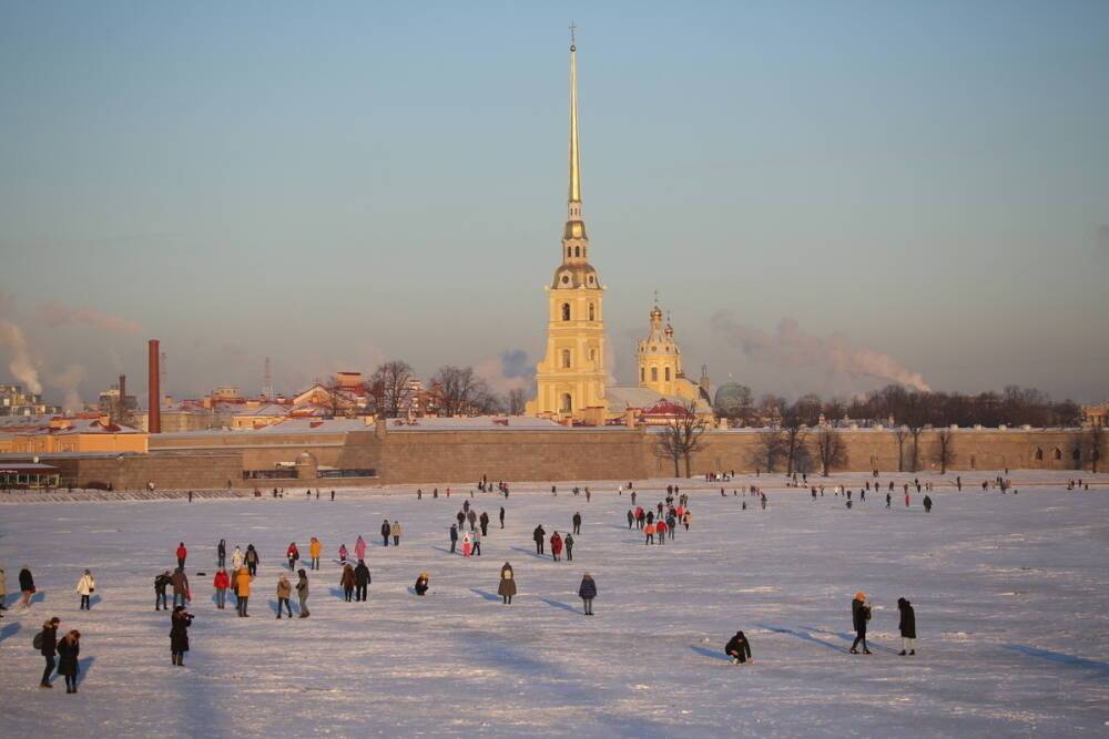 Снежная и морозная погода сохранится в Петербурге в среду