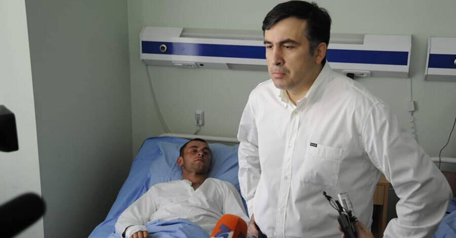 Саакашвили продолжил лечение после того, как ему включили телевизор
