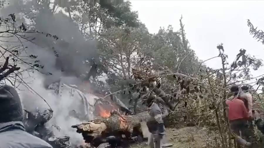 Вертолет с начальником штаба обороны ВС Индии разбился