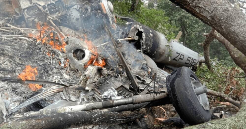В Индии потерпел крушение вертолет с главой Штаба обороны на борту (видео)
