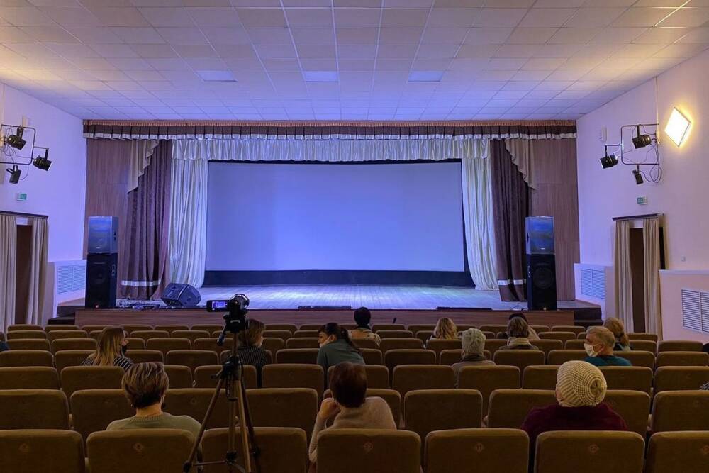 Максим Егоров открыл 3D-кинотеатр в одном из сёл Тамбовской области