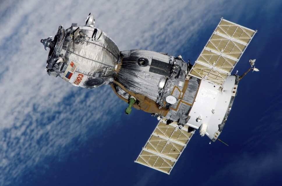 Рогозин: "Роскосмос" поборется с США за рынок космического туризма