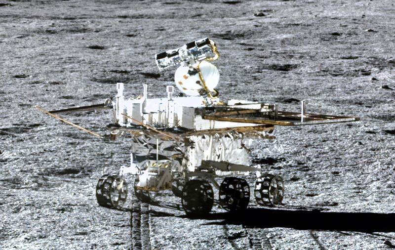 Стоук назвал «спекуляциями» заявления Китая об обнаружении на Луне следов инопланетного разума