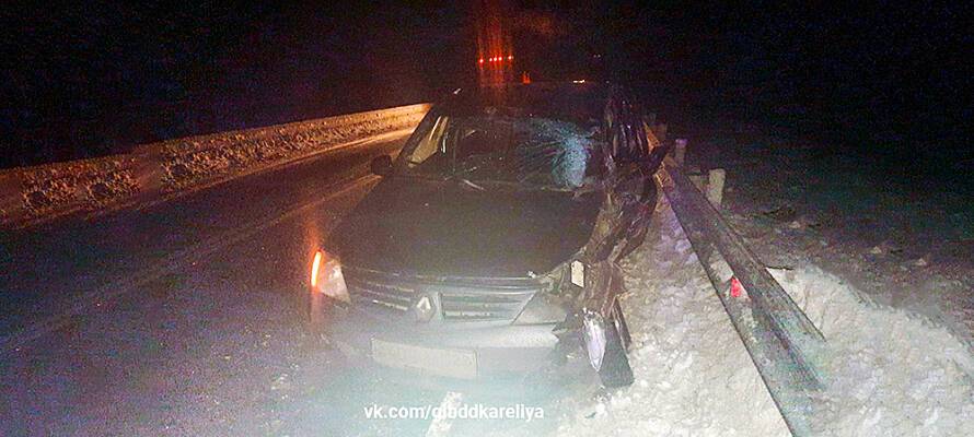 В Карелии водитель получил травмы в ДТП, влетев в грузовик на «встречке»
